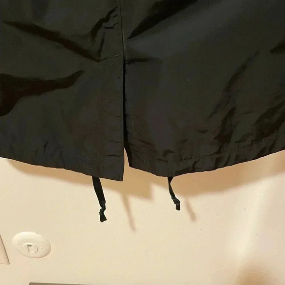 Mountain Hardwear Black Hooded Ski Jacket - Picture 7 of 9